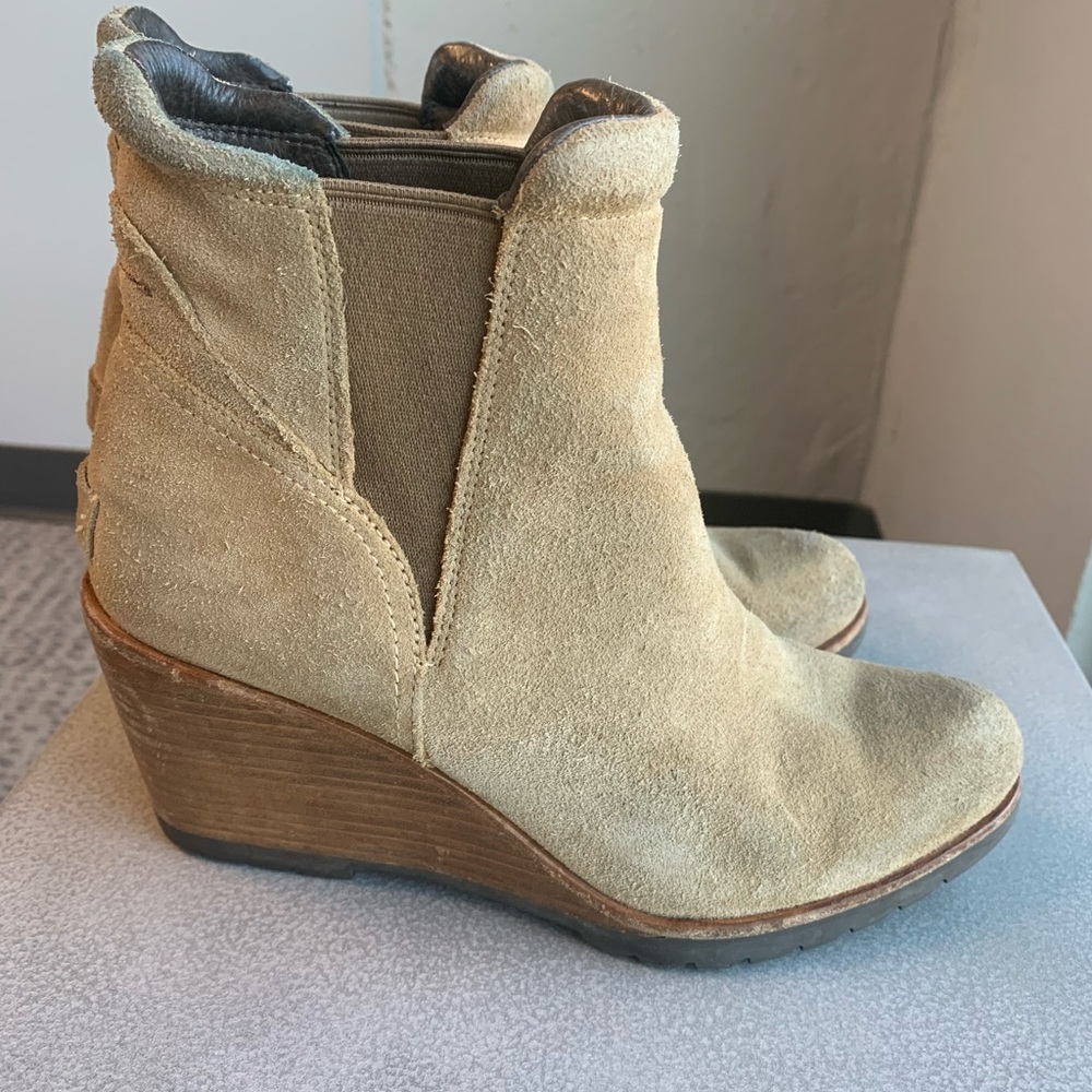 Sorel boots size 9.5 women’s